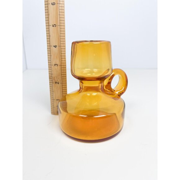 Vintage MCM amber coloured small art glass vase - hand blown, mid century modern - Picture 7 of 8